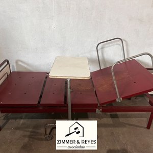 Cama Clínica Articulada con Mesa Auxiliar - imagen 3