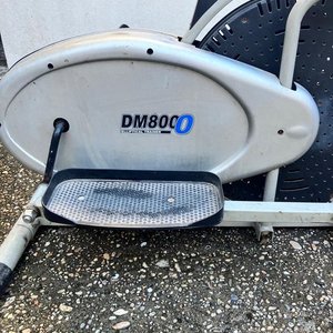 Elíptica DM800 para Entrenamiento Cardiovascular - imagen 2