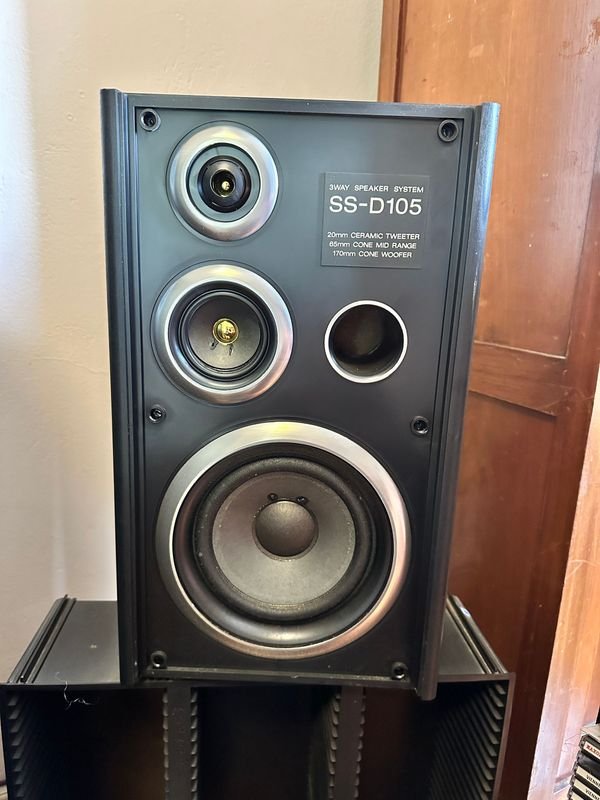 Equipo de audio Sony con disco, cds y cassette - imagen 4