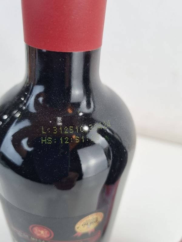 Botellas de vino y etiquetas - imagen 6