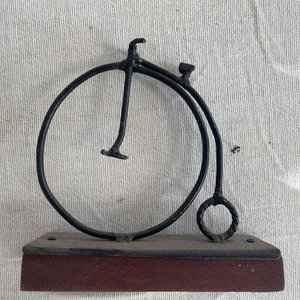 Bicicleta Antigua Artesanal de Hierro para Colección - imagen 2