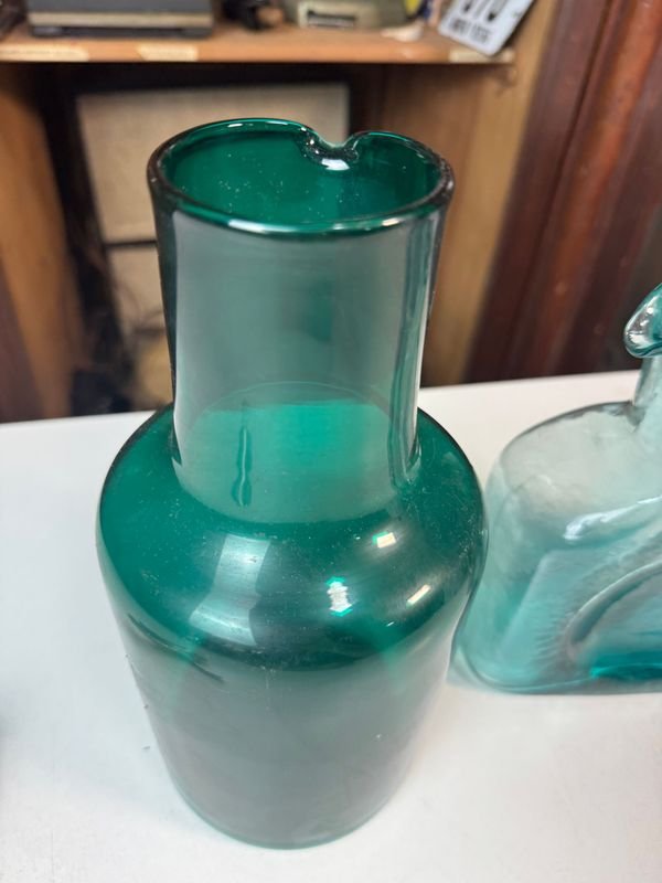 Jarras antiguas de vidrio verde - imagen 6