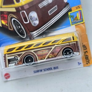 Hot Wheels Surfin' School Bus Coleccionable - imagen 2