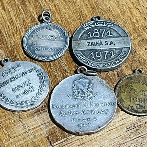 Lote anterior: Lote de 5 Medallas Conmemorativas Uruguayas