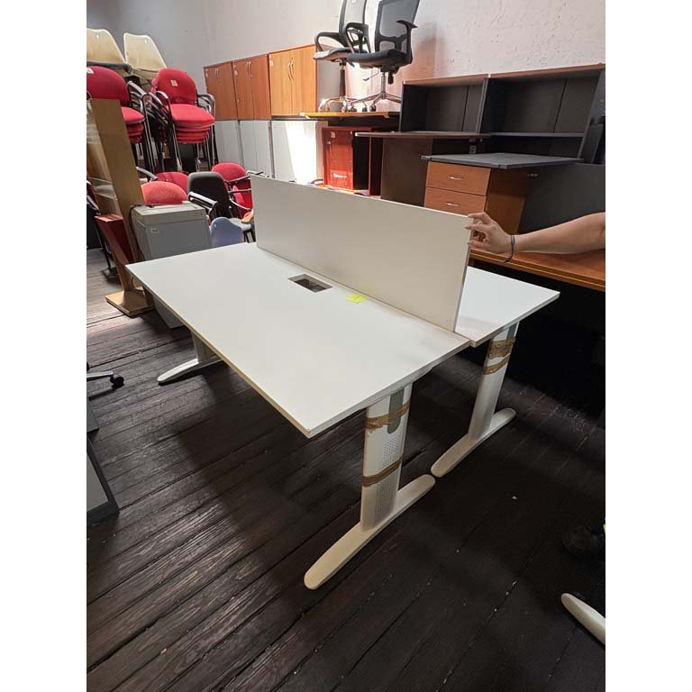 Item 2104579 - Image 0