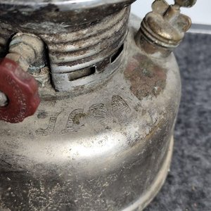 Farol de Petróleo Antiguo Grande con Detalles de Óxido - imagen 4