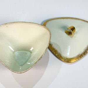 Bombonera Triangular de Porcelana Bavaria con Guarda Dorada - imagen 3