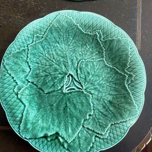 Conjunto de 5 Platos Verdes Esmeralda con Diseño de Hoja en Relieve - Gien France - imagen 4