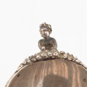 Despojador Oval de Plata con Figuras de Niños en Asas - imagen 3