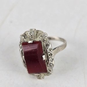 Lote siguiente: Antiguo Anillo de Plata con Piedra Roja y Marcassitas