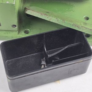 Máquina de Coser Antigua Elna Verde con Maletín - imagen 5