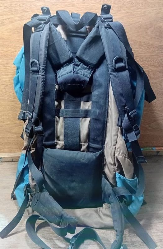 Mochila de viaje gran en buen estado - imagen 2