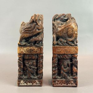 Par de Sellos Chinos Antiguos en Piedra Tallada con Dragones - imagen 1