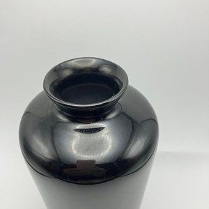 Florero o jarrón de cerámica o porcelana negra - imagen 2