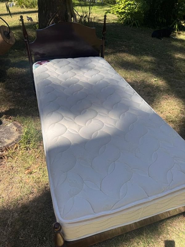 Cama estilo victoriano con colchón y vestida - imagen 10