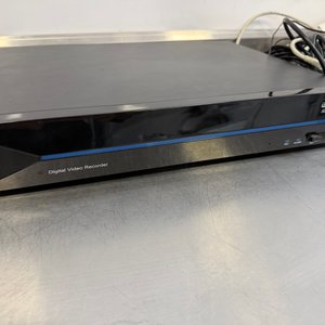 Sistema de Vigilancia DVR 16 Canales con 9 Cámaras, Monitor y Rack - imagen 2