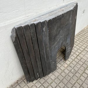 Frente de Estufa Antiguo en Mármol Negro - imagen 4