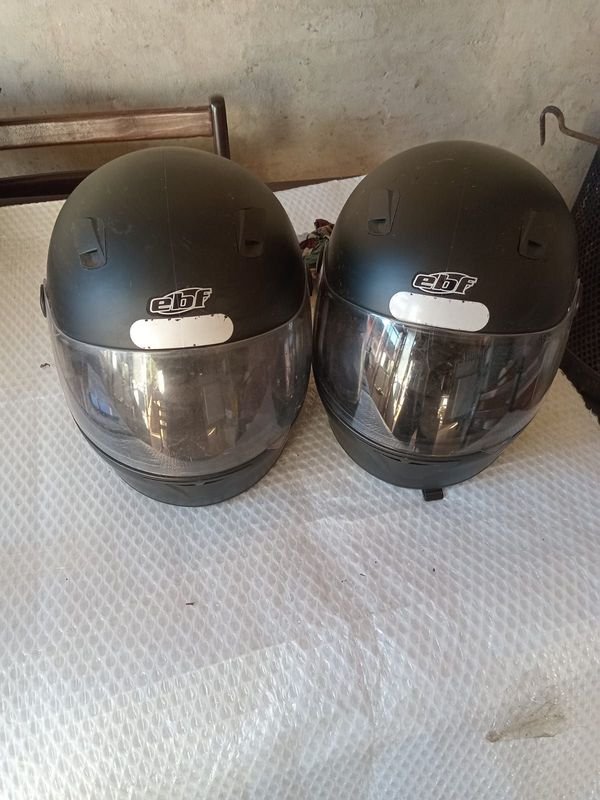 Dos Cascos EBF Negros con Visor