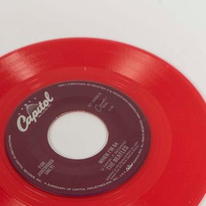 Disco Vinilo Single Capitol "Lucy in the Sky with Diamonds" Edición Coleccionista Roja - imagen 2