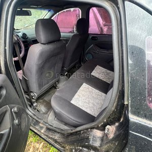 Ford Fiesta Negro - Interior y Exterior - imagen 2