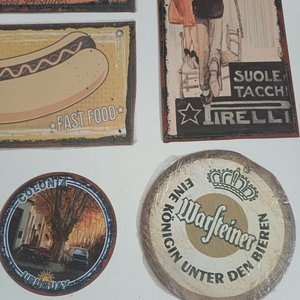 Lote de 8 Chapas Vintage: Montevideo, Uruguay, Coffee, Hot Dog, Pirelli y Warsteiner - imagen 2