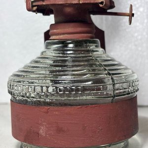 Antiguo Farol de Vidrio con Base Texturizada - imagen 3