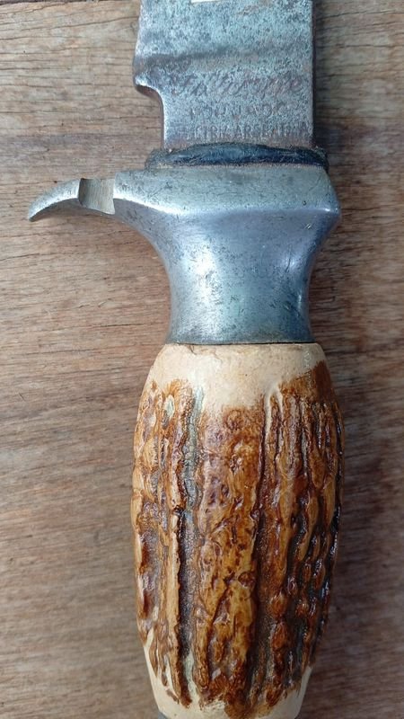 Cuchillo Bowie de Acero Sueco con Manija de Madera - imagen 4