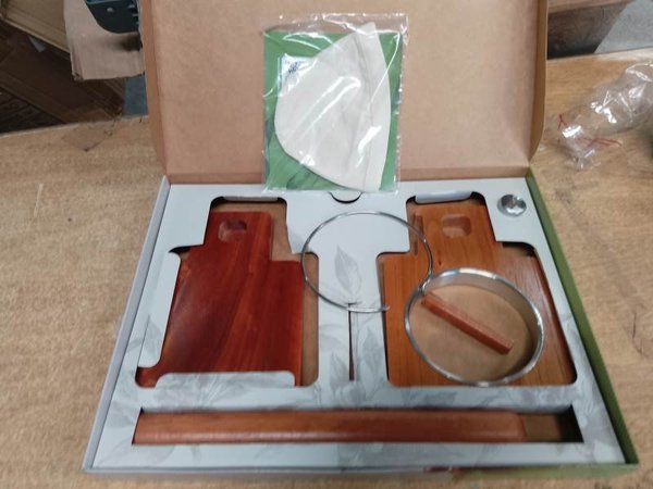 Cafetera Colombiana de Madera con Filtros