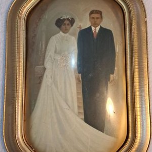 Marco Portarretrato Antiguo con Vidrio Curvo y Foto de Casamiento - imagen 2
