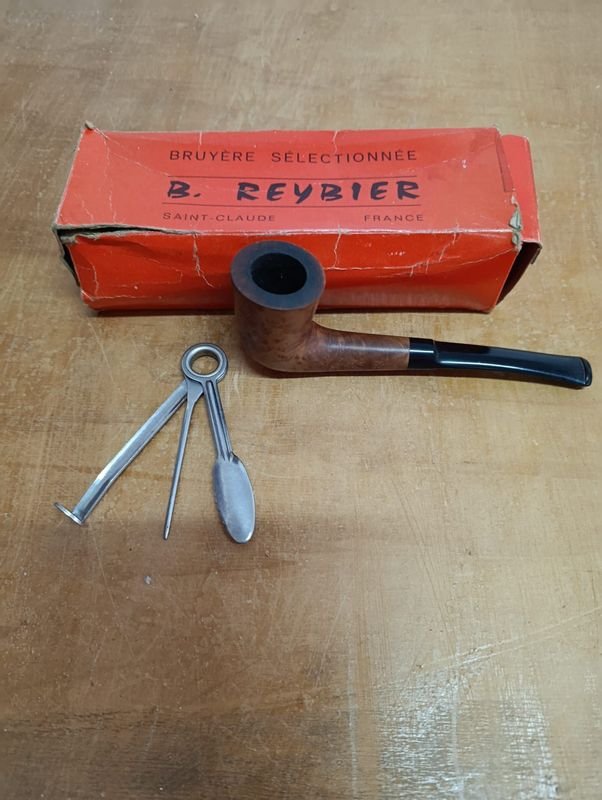 Pipa de Madera B. Reybier con Set de Herramientas y Caja Original
