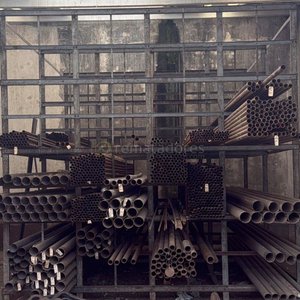 Lote de Herramientas Eléctricas y Tubos Metálicos - imagen 2