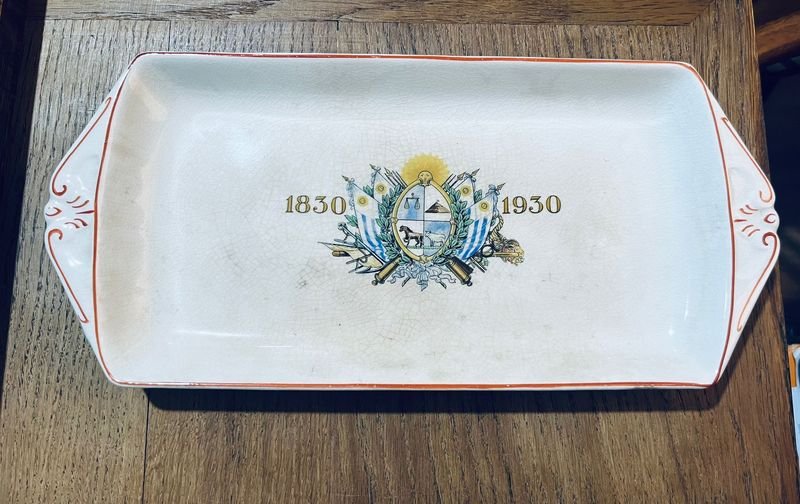 Lote anterior: Fuente del Centenario 1830-1930: Porcelana Inglesa Sellada