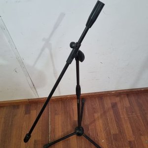 Soporte de Micrófono Proel "Made in Italy" con Boom Regulable y Patas Retráctiles - imagen 2