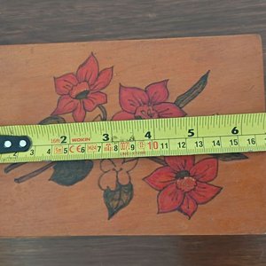 Lote de Recuerdos de Viaje: Plato Tallado, Ocarina y Caja Alhajera - imagen 10