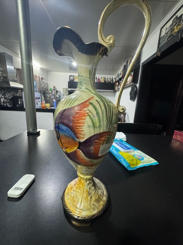 Jarra Escultórica Hubert Bequet Quaregnon Cerámica Artística Belga Mid-Century Ave Dorada