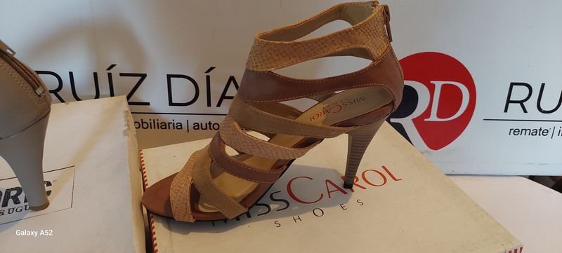 Zapatos de tacón alto en venta - imagen 3