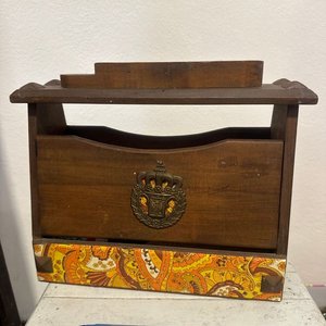 Lote anterior: Caja Lustradora de Zapatos Antigua con Accesorios