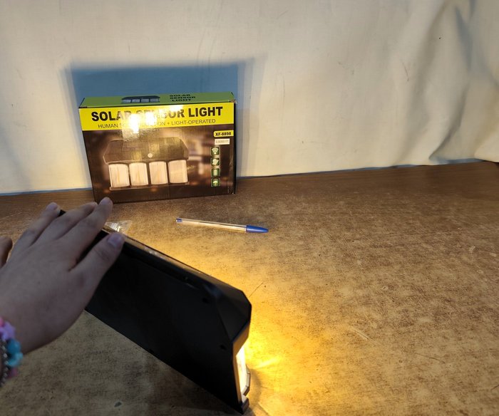 FOCO LED Recargable Solar X4 Luce con Sensor, Diseño Vintage y Caja Original - imagen 3