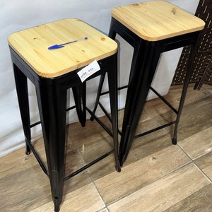 Lote de 2 Banquetas Altas Estilo Bar Tolix con Asiento de Madera - imagen 4