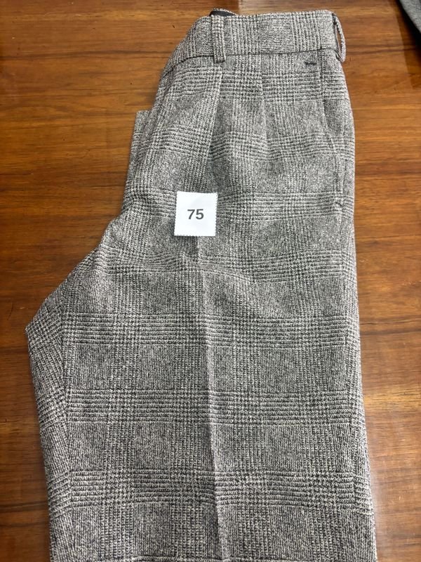 Pantalón de Vestir Gris a Cuadros Talle 46
