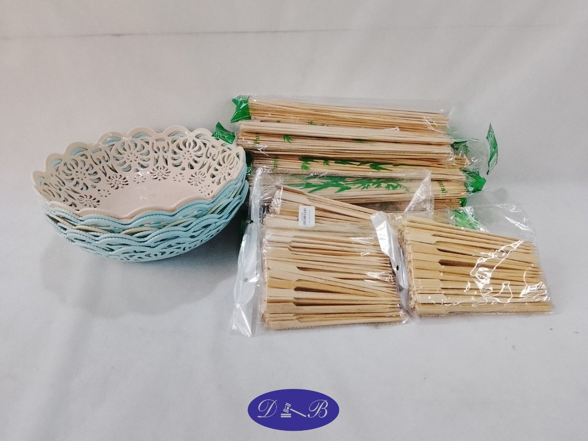 Set de Fruteras/Paneras Plásticas y Pinchos para Brochette y Copetín