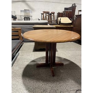 Mesa Circular de Madera con Pie Central y Tapa Suelta - imagen 1