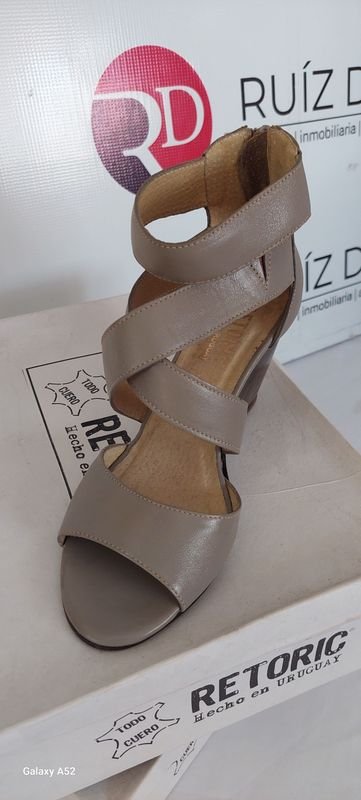 Zapatos de tacón alto en venta - imagen 3