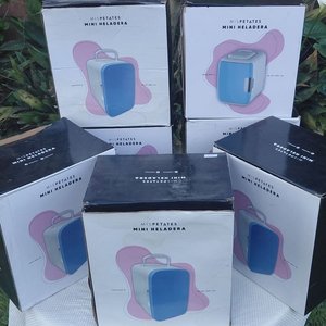 Lote siguiente: Set de 7 Mini Heladeras "Mispetares" Completas en Caja