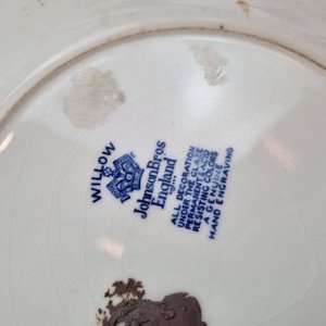 L 068 - 10 Piezas - Importante surtido de piezas de vajilla antigua de diversas firmas europeas, destacando tazas y bandejas de servicio (Con detalles y averias) - imagen 13