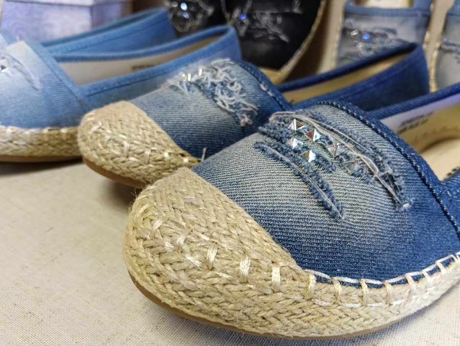 Calzado para dama, 5 pares de zapatos - imagen 6