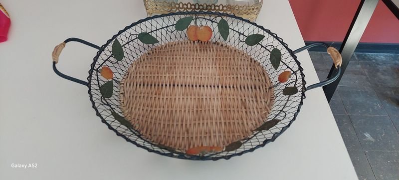 Conjunto de vasos y canasto con fuente - imagen 2