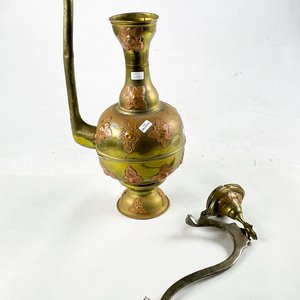 Lote siguiente: Tetera turca en bronce de 55 cm (con detalle)