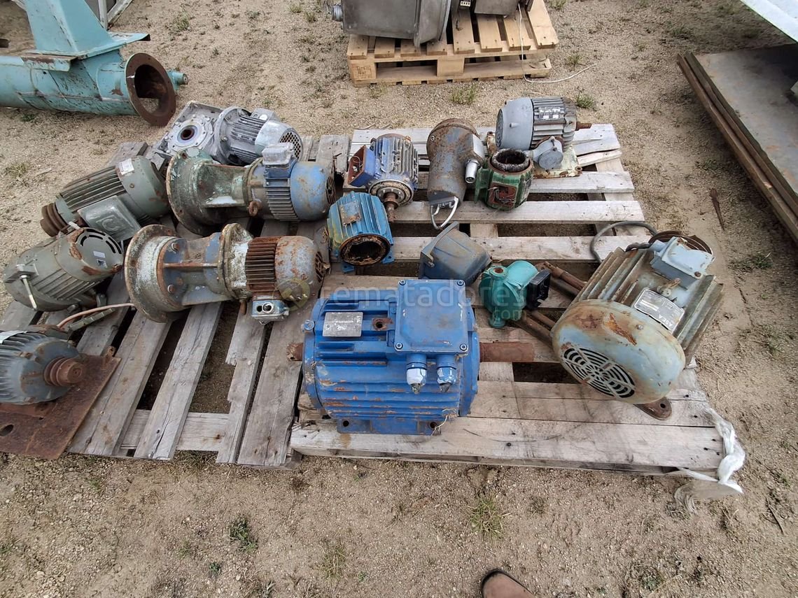 Lote de Motores Eléctricos Industriales