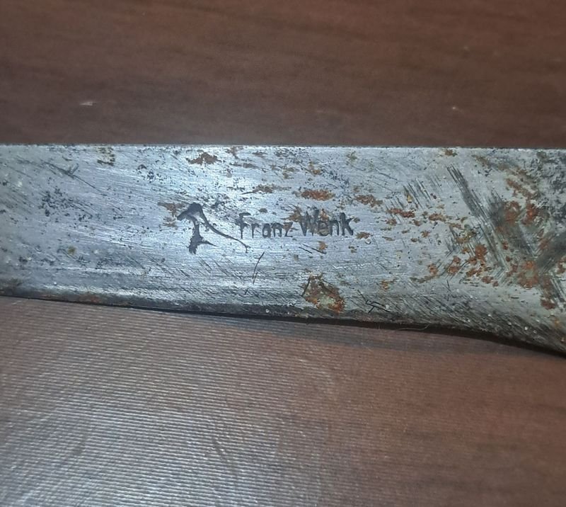 Cuchillo criollo antiguo con botón forjado y cabo de guampa rubia acuñado Franz Wenk Solingen - imagen 2